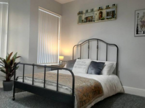 Ty Dogfield by Dream Short Stays